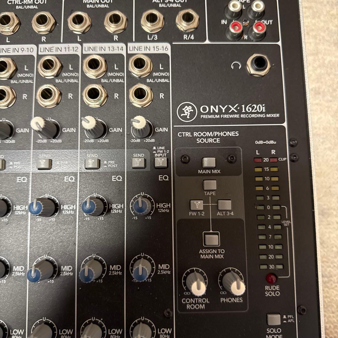 ONYX-1620i アナログミキサー