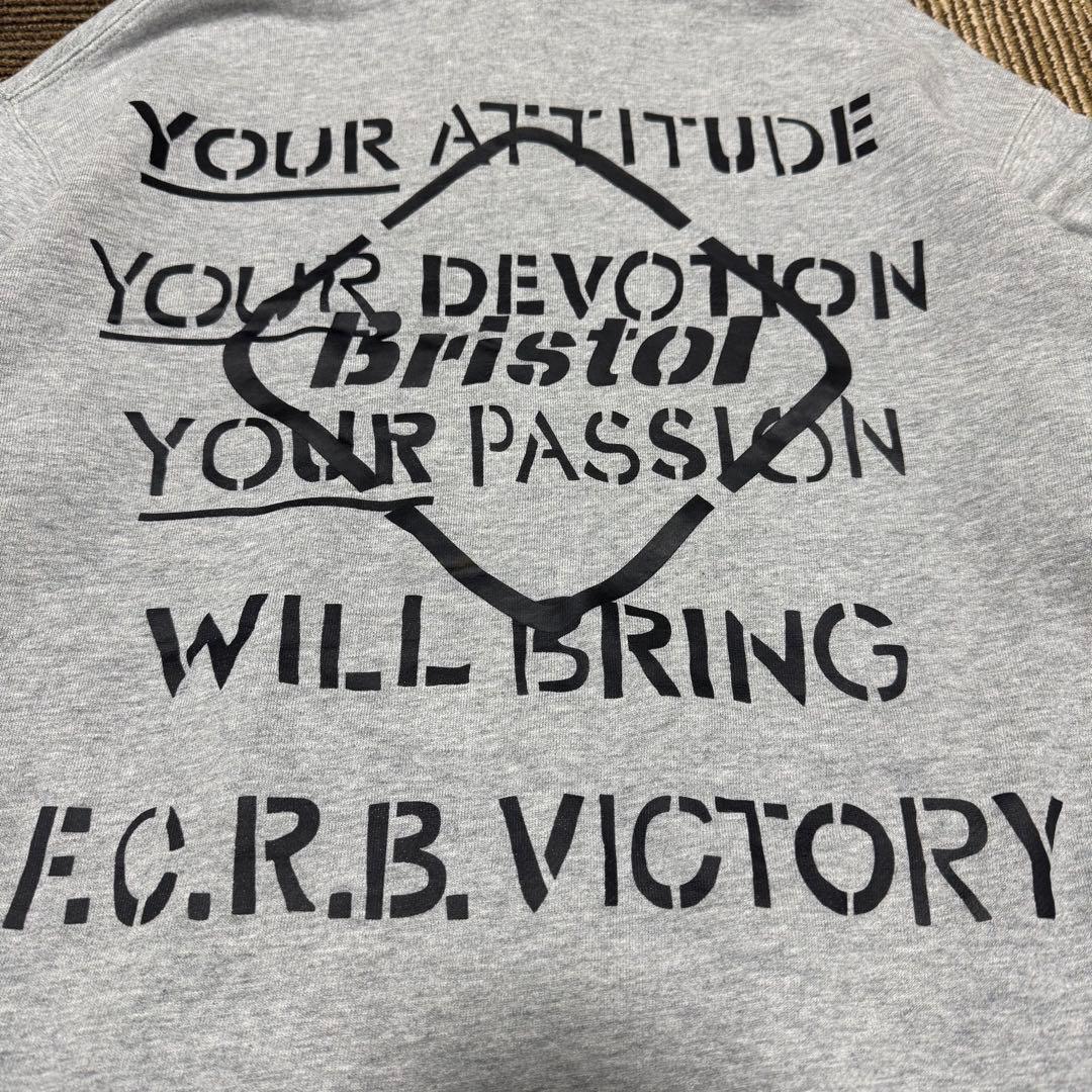 F.C.Real Bristol グレー パーカー 美品