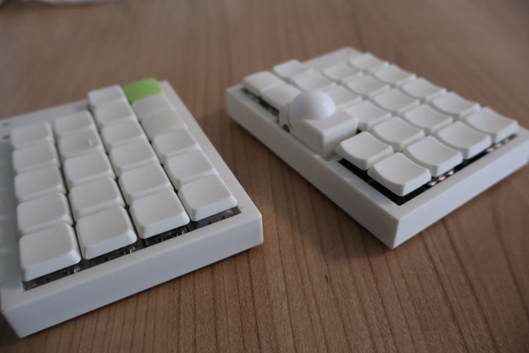 Around Forty RB（右手トラックボール / White）