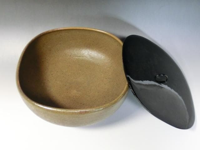 水指■蕎麦釉平水指 漆器蓋 ソバ釉薬 箱入り 菓子鉢 お茶道具 時代物 骨董品■