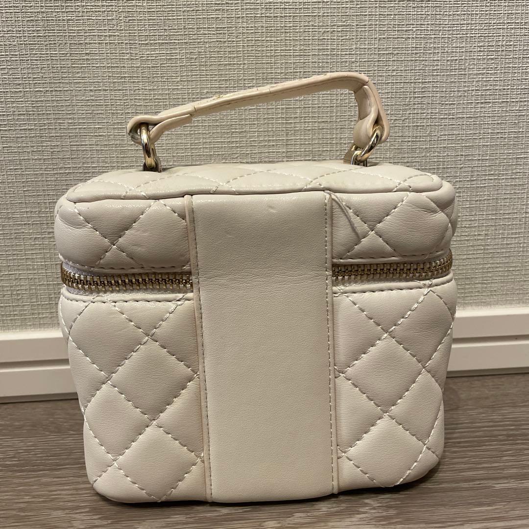 Darich 【ゴールドパーツ】キルティングスクエアミニバッグ WHT - メルカリ