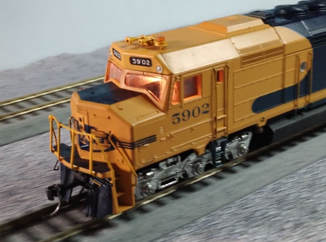 アメリカディーゼル機関車　ＡＴＳＦ Ｆ４５　(２台セット)