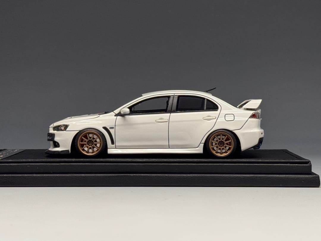 IG 1/43 三菱 ランサーエボリューション Ⅹ ホワイトCZ4A 2566