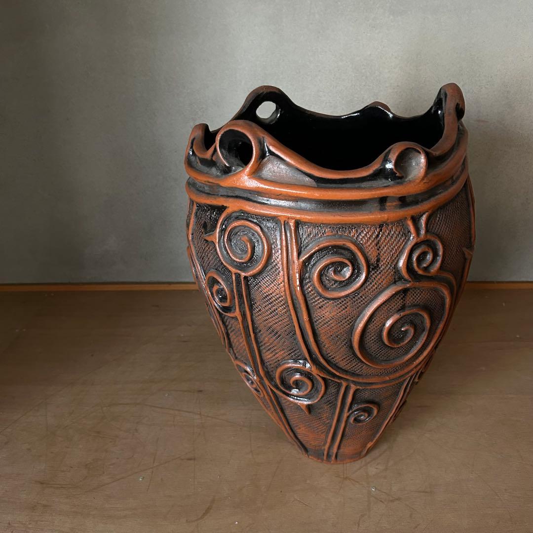 【陶器】縄文土器のような模様の傘立て