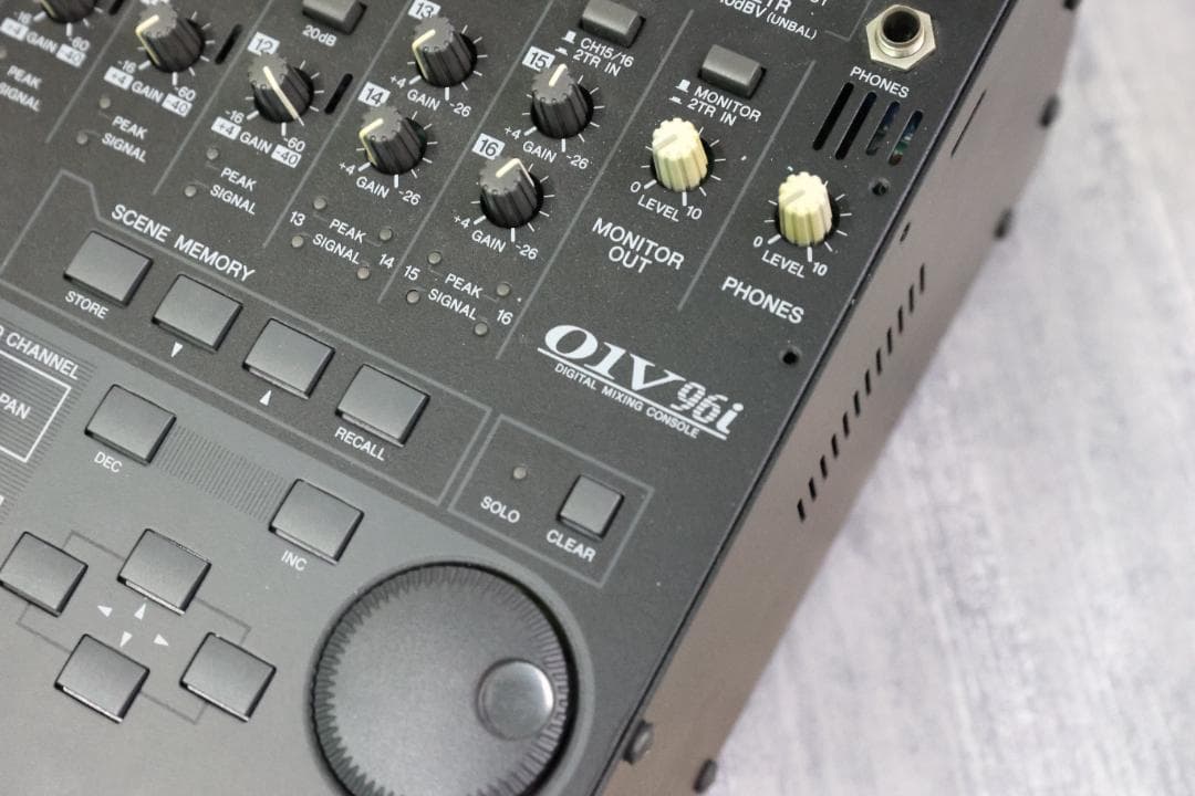 Yamaha O1V96i デジタルミキサー