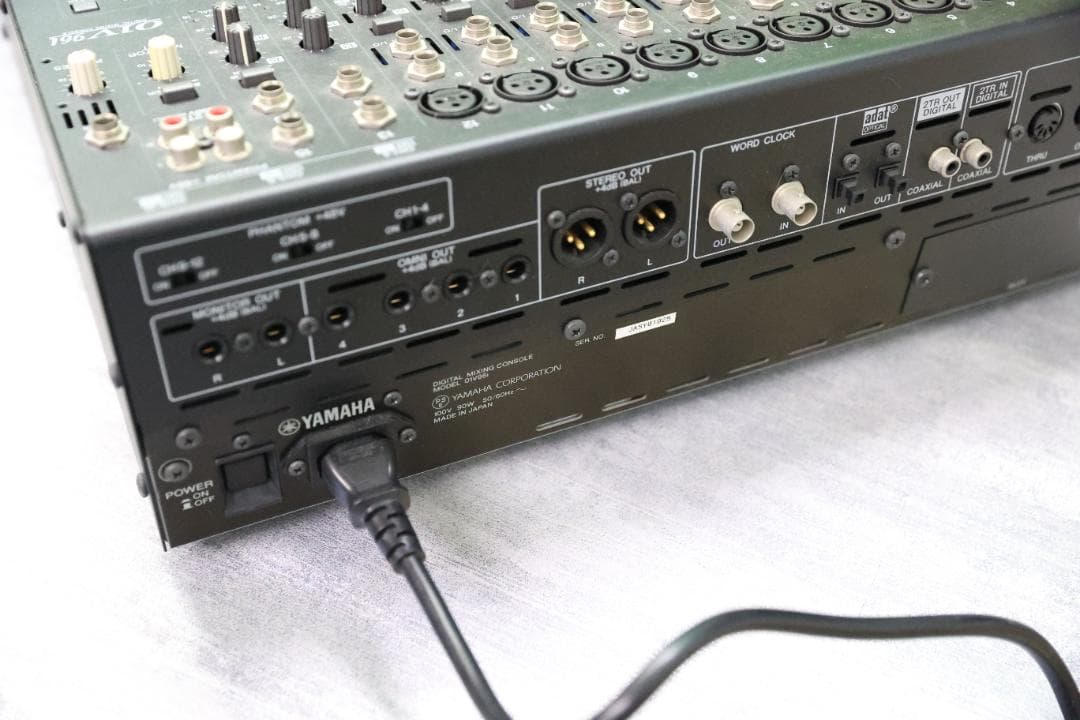 Yamaha O1V96i デジタルミキサー