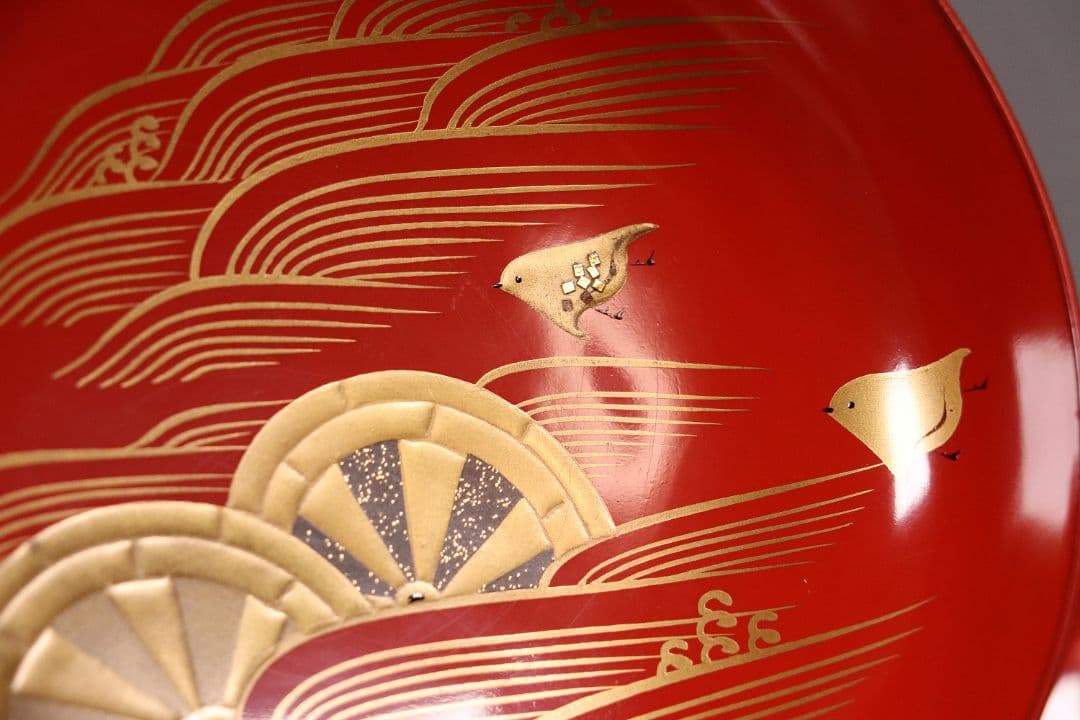 時代輪島塗 蒔絵付朱塗木皿 十九客 波千鳥 片輪車 金蒔絵 天然木【MA368】