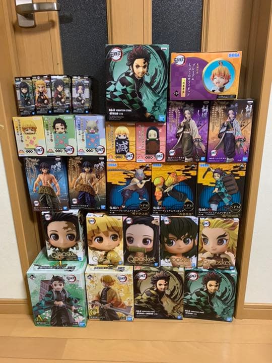 鬼滅の刃フィギュアまとめ売り27体！