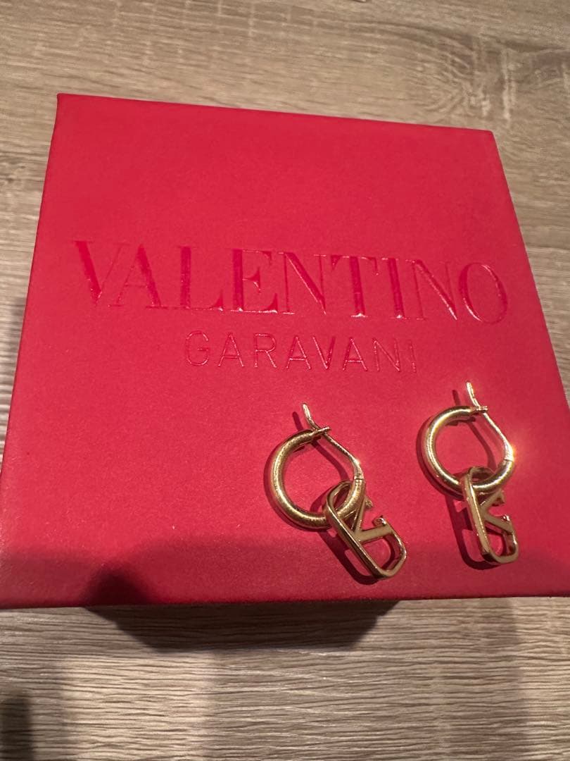 ヴァレンティノ ゴールドピアス　両耳 VALENTINO GARAVANI（ヴァレンティノ ガラヴァーニ） 《クーポン配布中