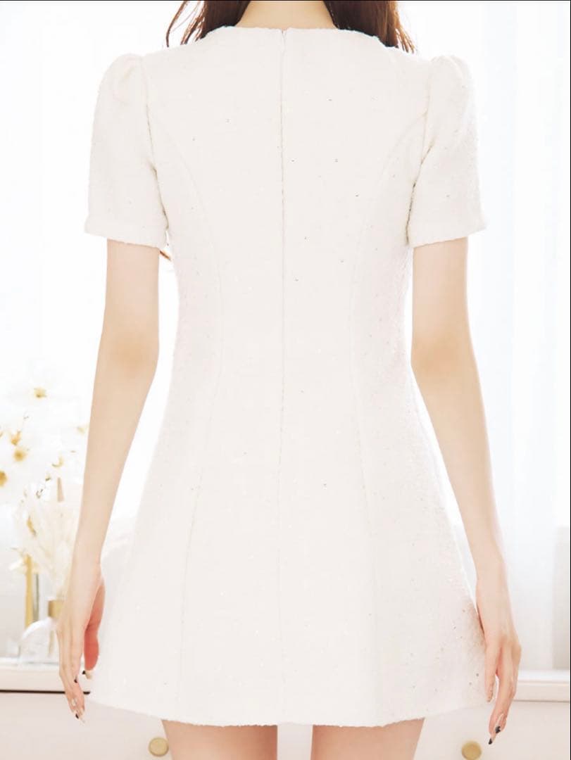 ホワイトビジューAラインドレス