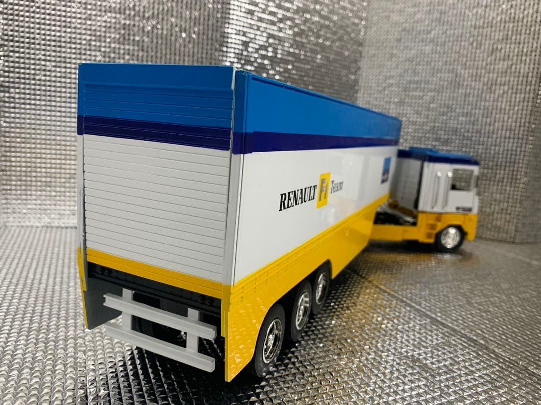 約50㌢BIGサイズ　F1ルノー　マグナム　トランスポーター　2007　1/32