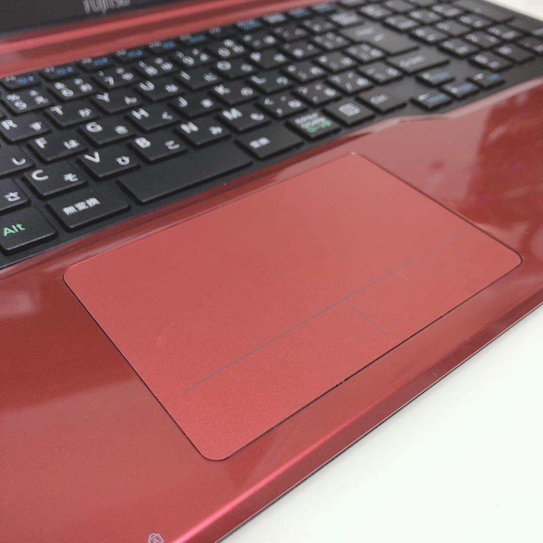 高速SSD、光沢ワインレッド Win11、Office2021、イラレが使える