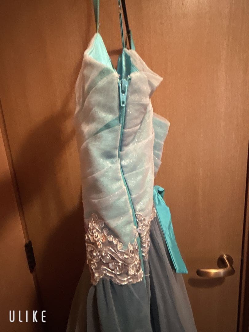 ドレスルームアミ　ブルーロングドレス