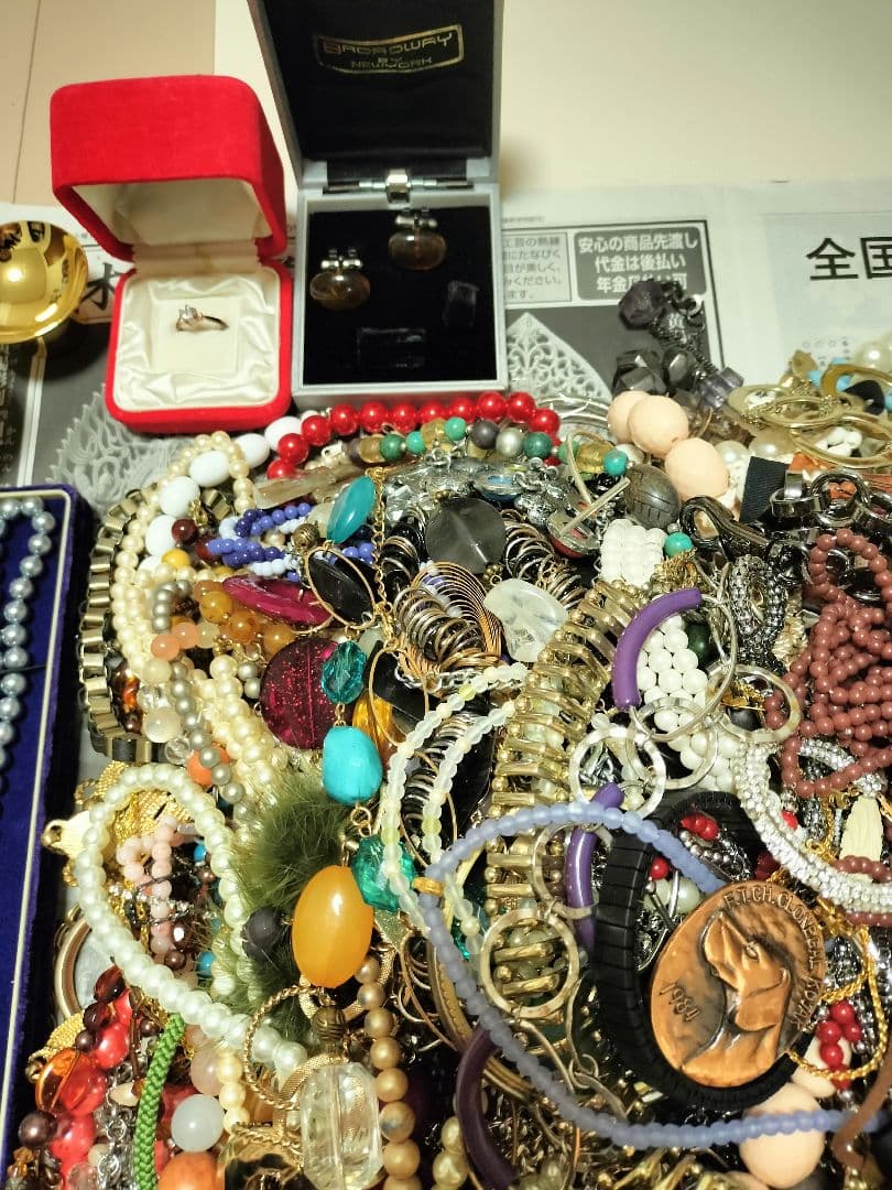アクセサリーまとめ売り　 遺品、整理品、ジャンク品　約10.5kg