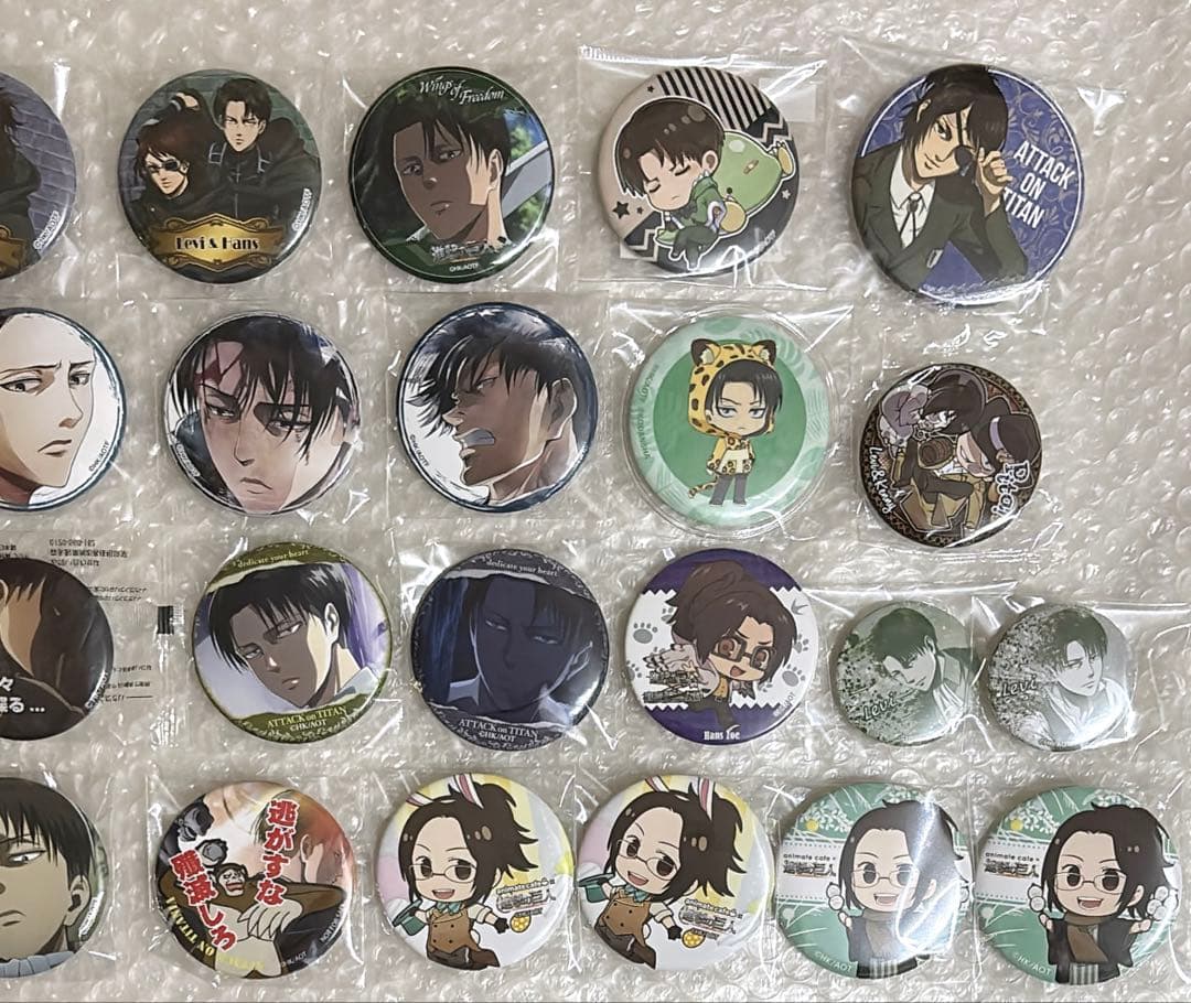 進撃の巨人 缶バッジ まとめ売り リヴァイ ハンジ 進撃の巨人 wit
