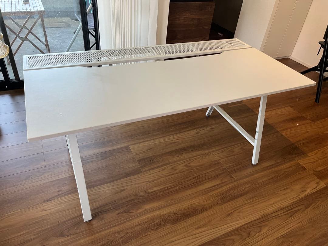 IKEA UTESPELARE ウーテスペラレ　ゲーミングデスク　グレー