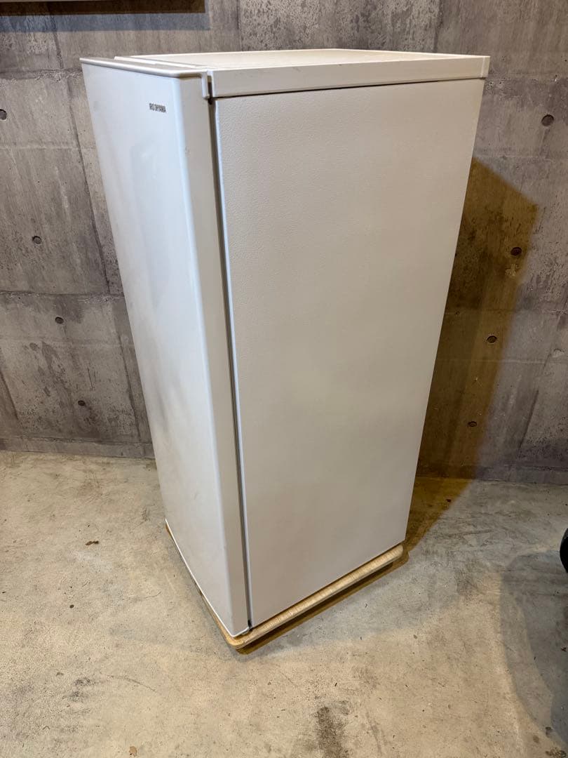 ★名古屋市近郊送料無料！　冷凍庫アイリスオーヤマIUSN-14A-W 2022年