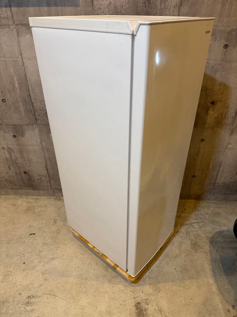 ★名古屋市近郊送料無料！　冷凍庫アイリスオーヤマIUSN-14A-W 2022年