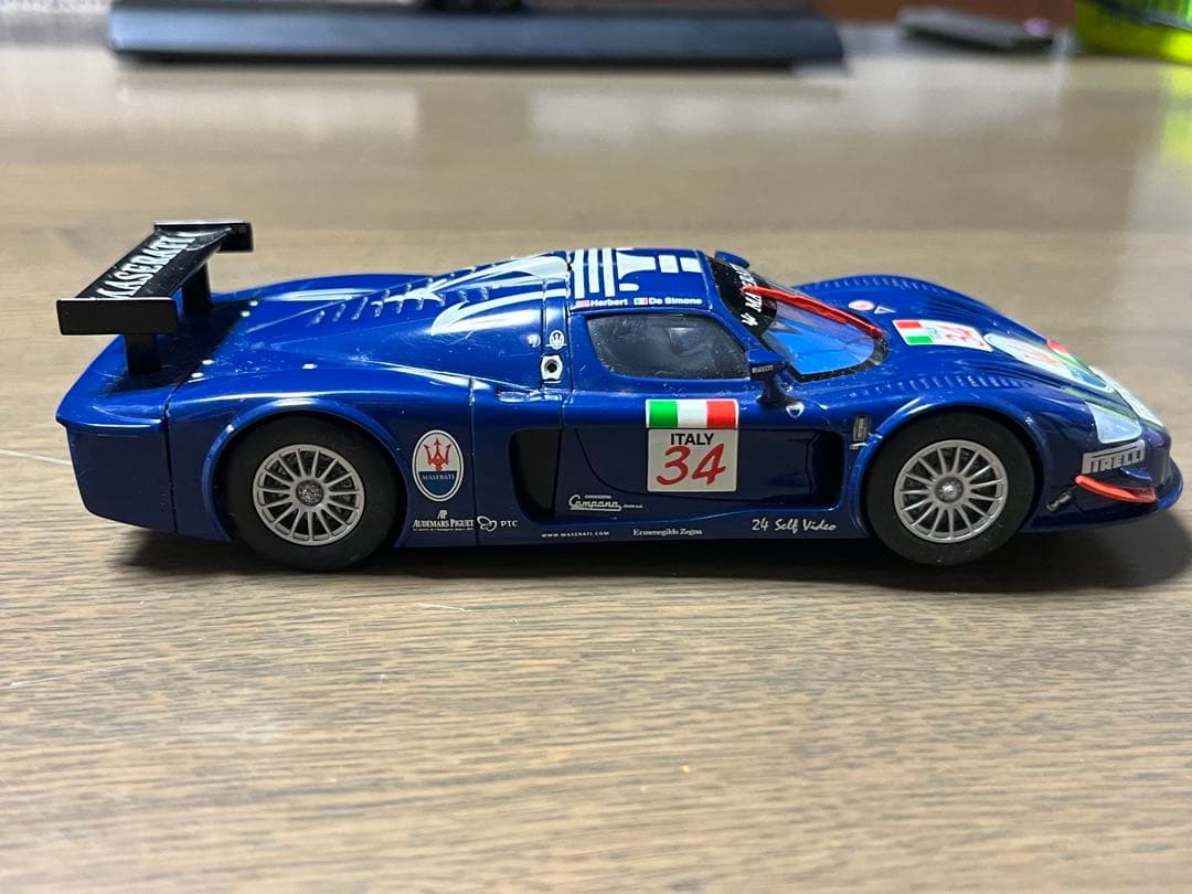 マセラティ MC12 FIA GT Imola 2004 スロットカー