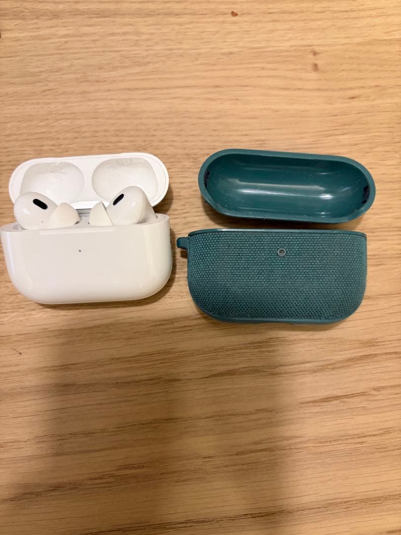 AirPods Pro（第2世代）Lightning端子　ケース付き アップルAirPods Pro（第2世代）USB Type-C版レビュー。Lightning版と