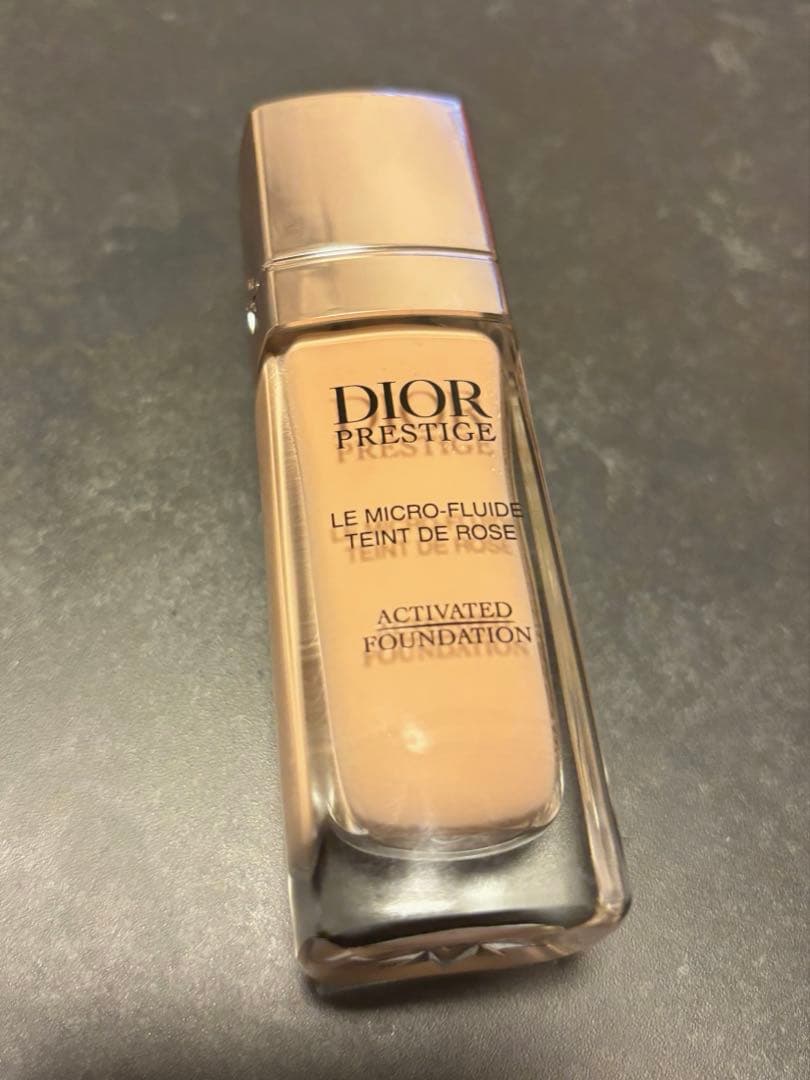 Dior プレステージ ル マイクロ フルイド タン 1N