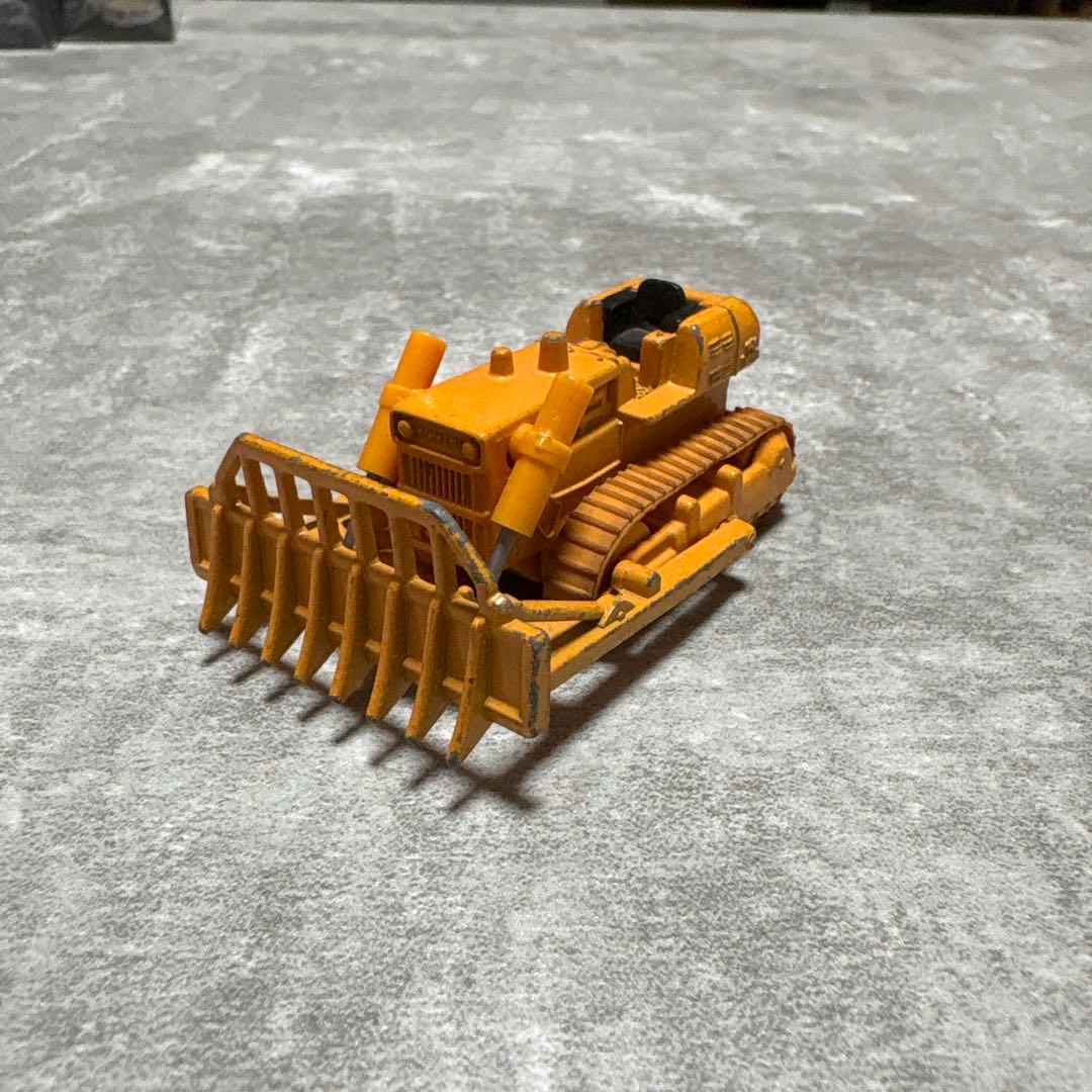 トミカ 日本製 No.70 コマツ レーキドーザ D65A - メルカリ