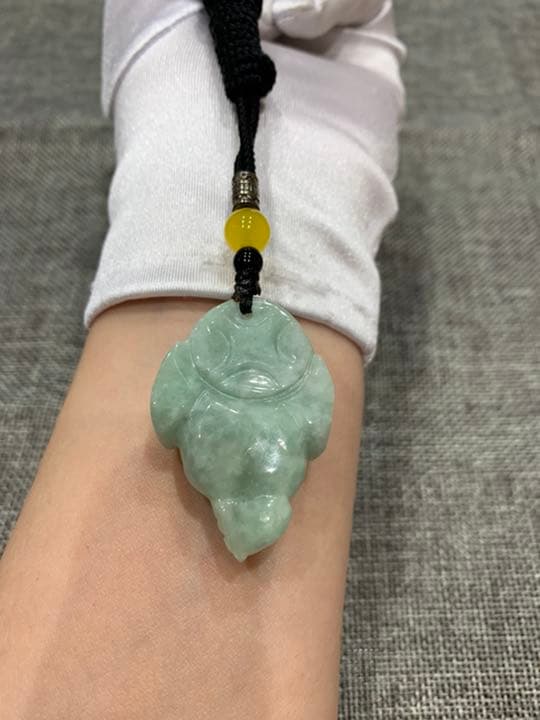 天然本翡翠A貨 銭蛙 三脚蟾蜍 三本足のカエル 蛙 置き物