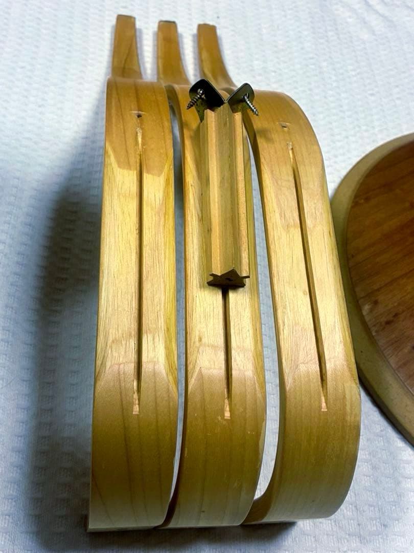 アクタス モデュラスシグマ 曲木 3本脚 ワインテーブル 丸テーブル