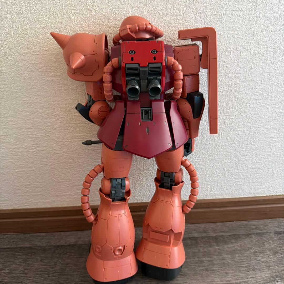 ガンダム、シャア専用ザクメガサイズモデルセット ジャンク完成品