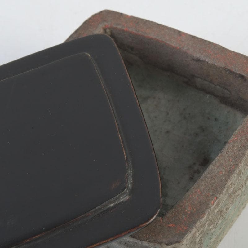 茶道具　青磁　蓋物　香合　梅木蒔絵蓋付　花押あり　時代箱　V　9493