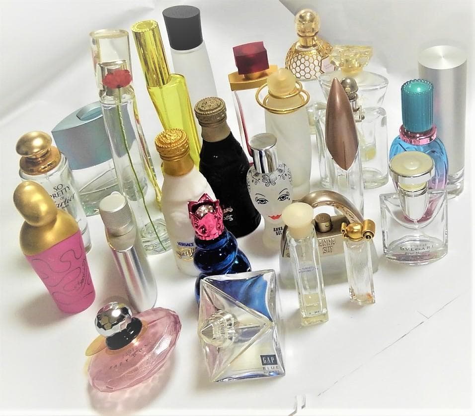 香水 空瓶 いろいろな香水のボトルのみ コレクションにいかが？ 送料無料②