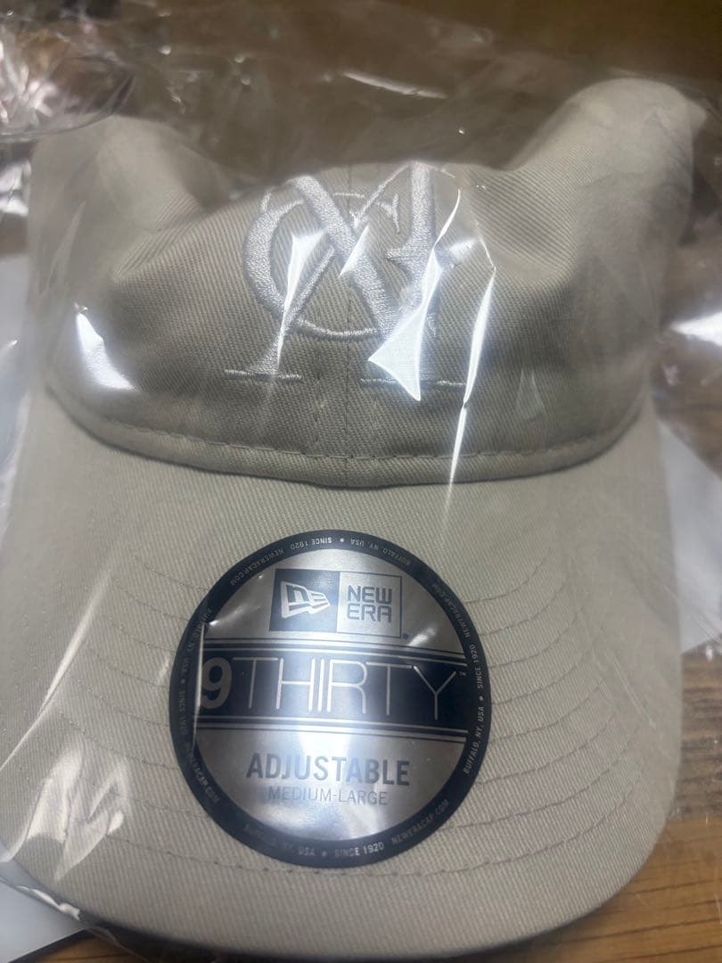 新品 ピンズ付き】Mrs.GREEN APPLE NEW ERA® ベージュ - メルカリ