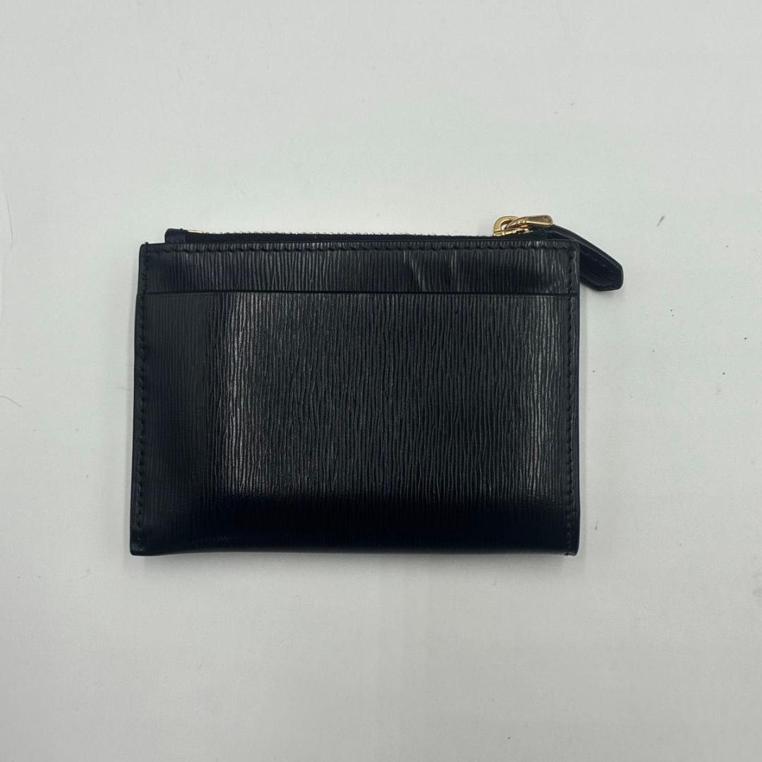 た RFID搭載 プラダ カード ケース 財布 サフィアーノレザー