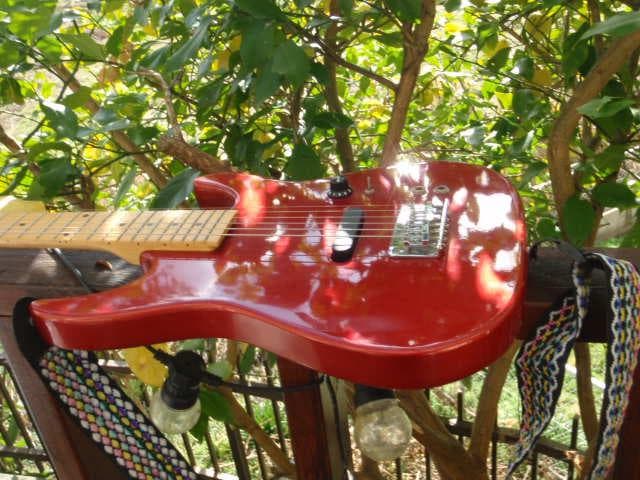 SYNSONICS エレキギター スピーカー内蔵 よく鳴る