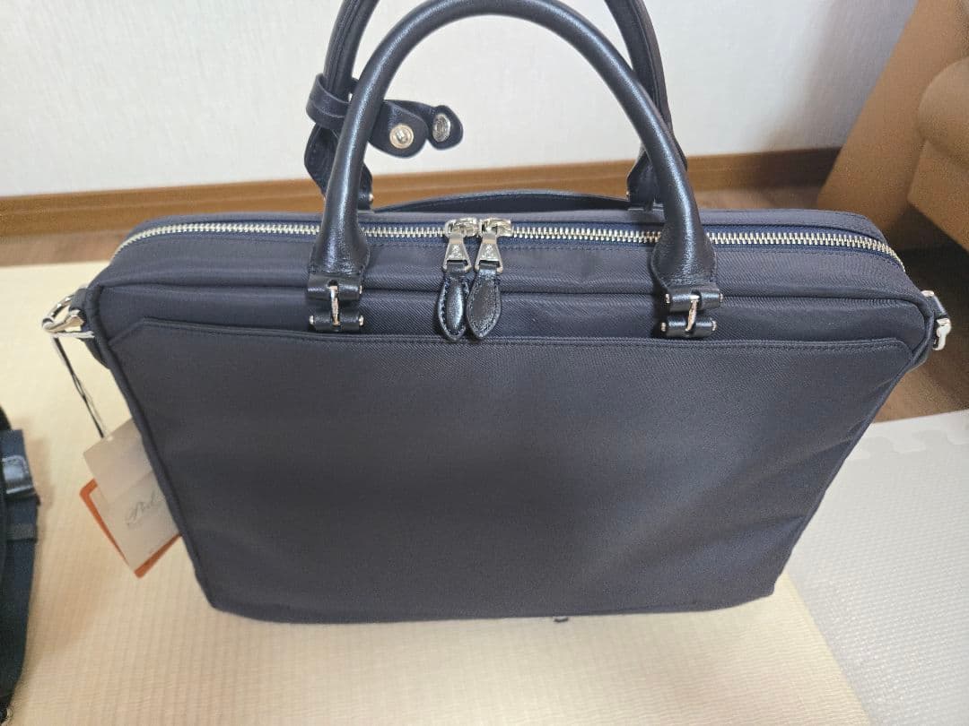 【新品同様】ロワード　p.i.d brina 2wayブリーフケース ネイビー