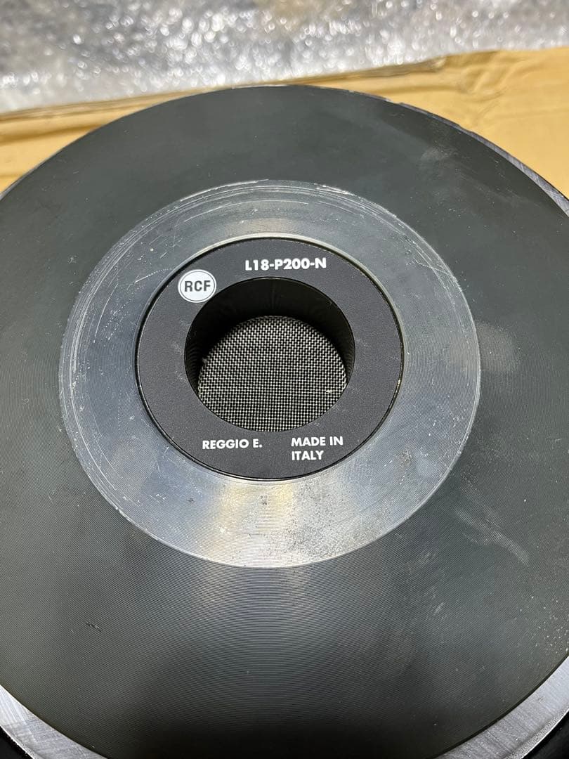 RCF L18P200(EAW CK-1814)18インチユニット1個(単品)