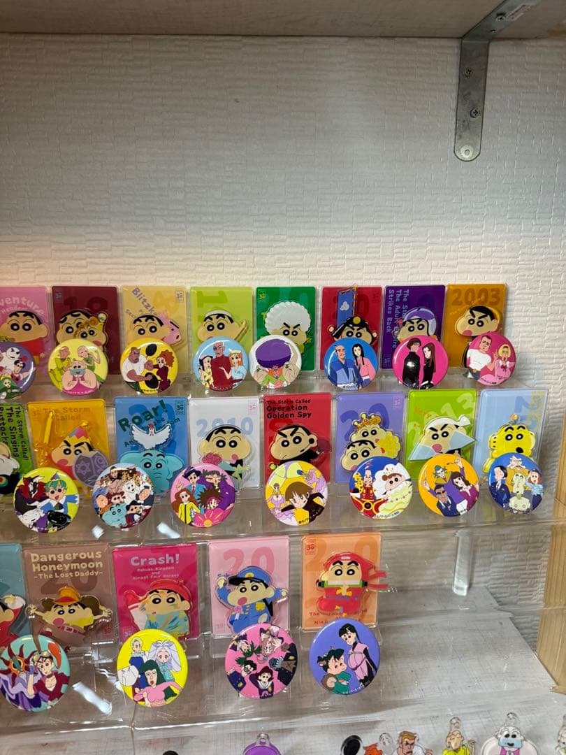 クレヨンしんちゃん映画缶バッジ＆アクリルスタンド