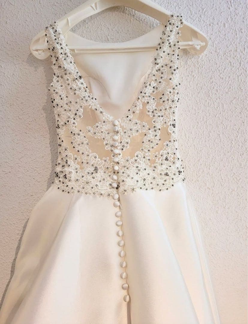 エレガントAラインウェディングドレス　May