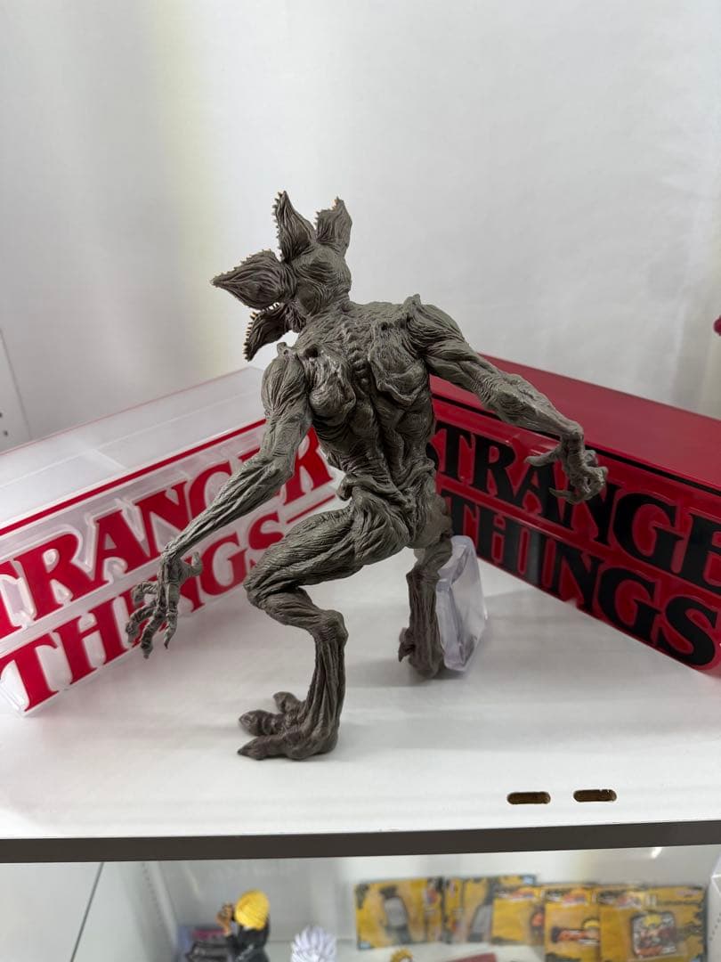 ストレンジャーシングス　一番くじ　デモゴルゴン　ロゴフィギュア