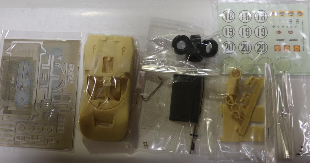 メイクアップ製日産Ｒ３８１　レジン・メタル組立キット　１／４３　未組立品