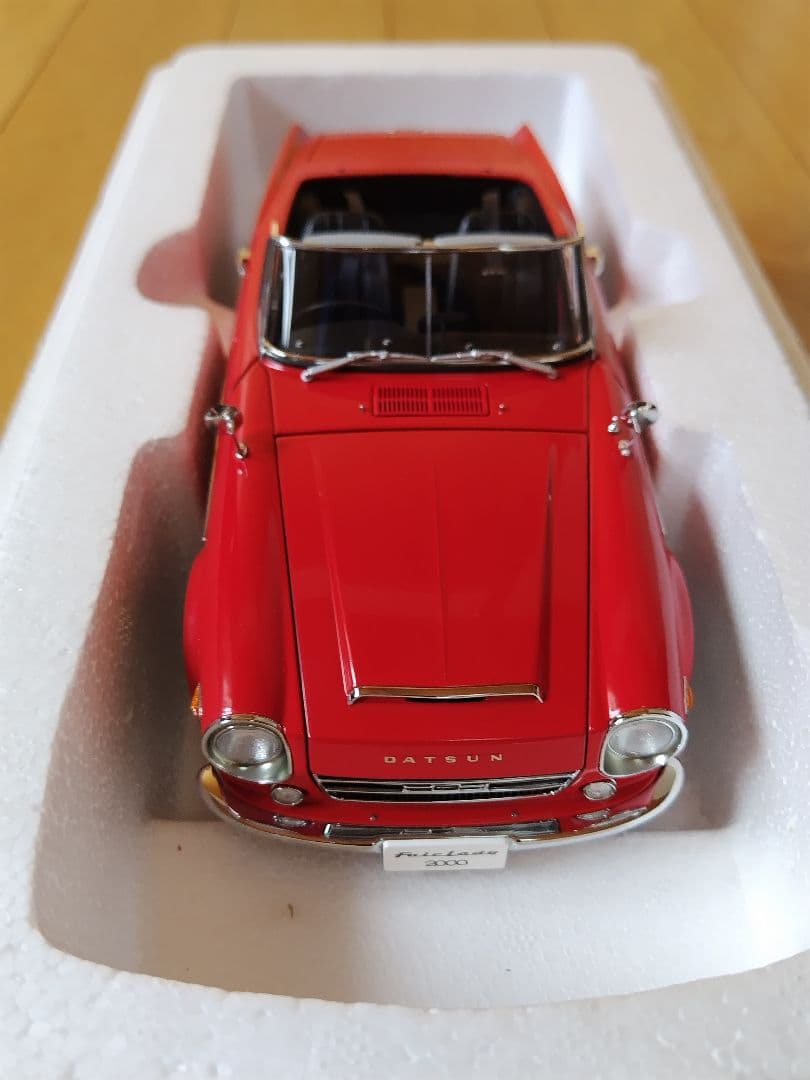 オートアート 1/18「DATSUN FAIRLADY 2000」