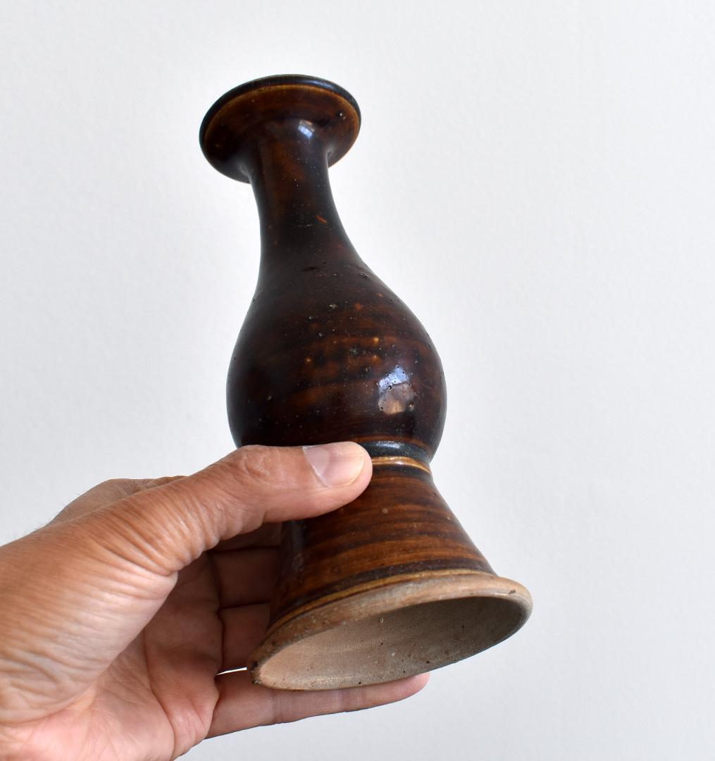 18世紀 壷屋焼 琉球古陶 褐釉台付瓶 飴釉瓶子 ビンシー