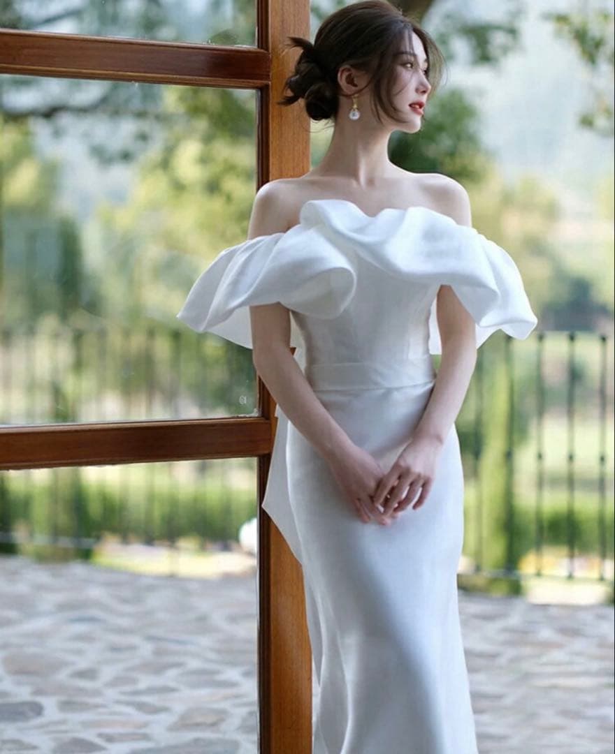 オフショルダー　ウェディングドレス　マーメイド（ドレスカバー付き）