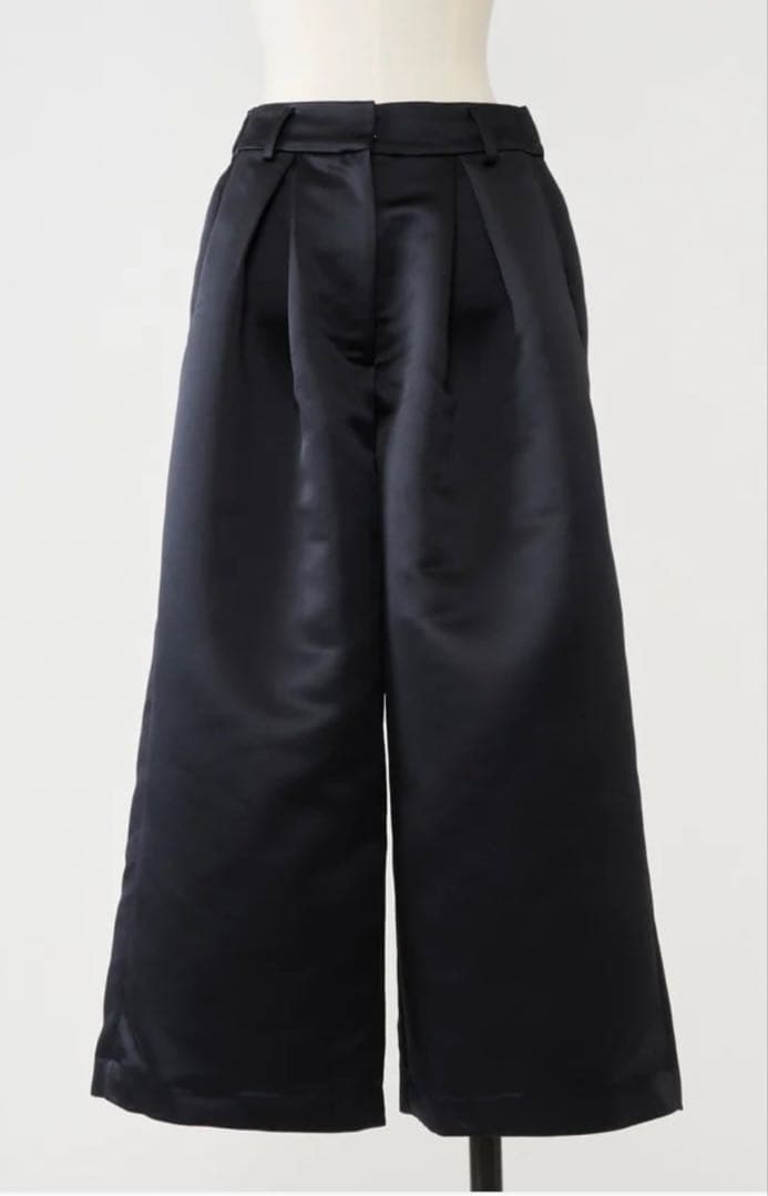 heve. サテンフレアガウチョパンツネイビー