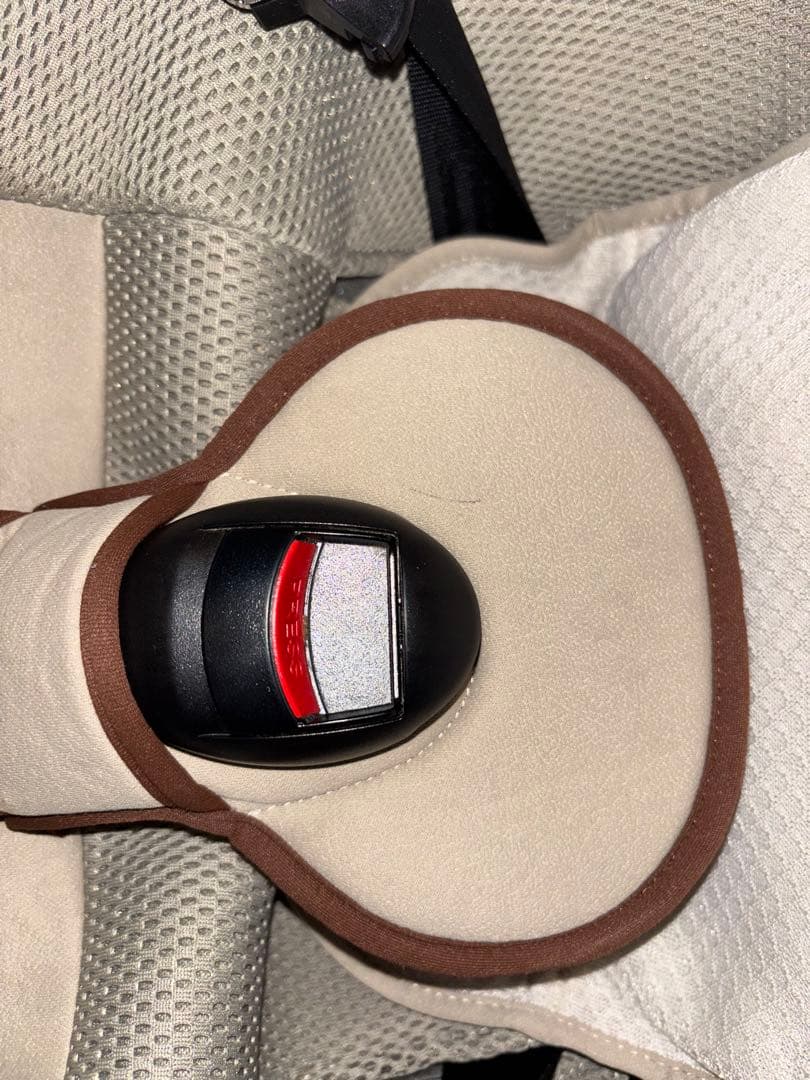 エールべべ　チャイルドシート　クルットr　ウィ2　ベージュ