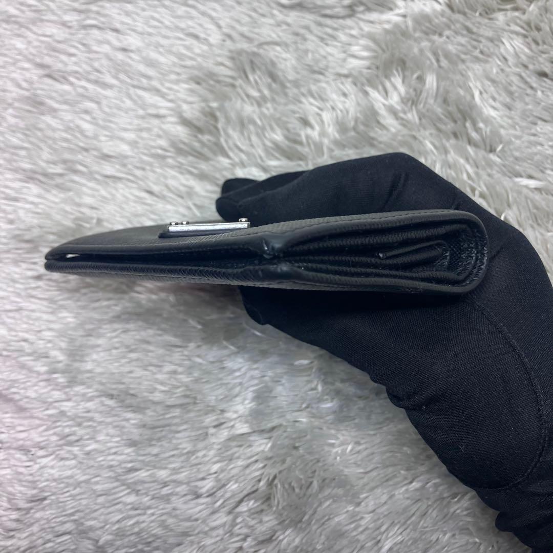 フラットファットさん専用PRADA 二つ折り財布サフィアーノトライアングルロゴ