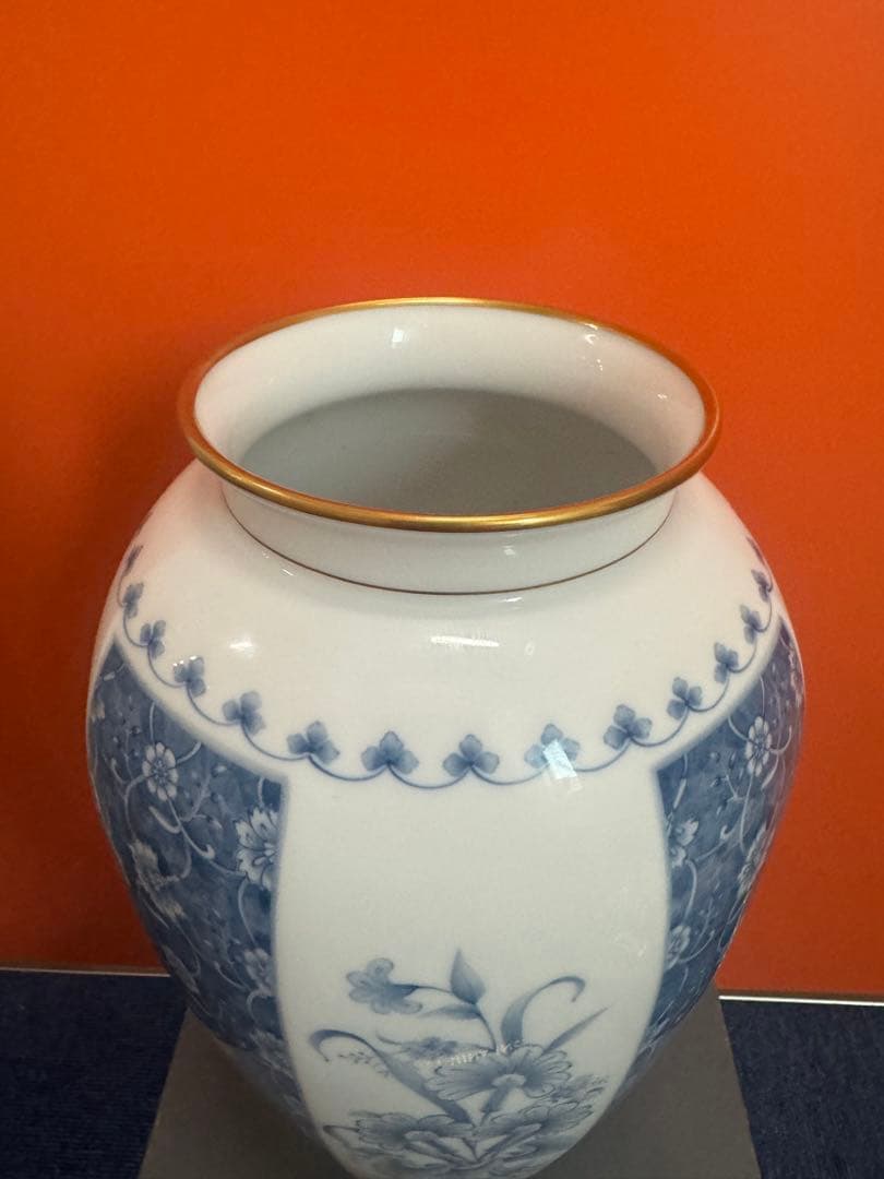 1779 大倉陶園 フラワーベース 花瓶 白磁 ブルー 染付 唐草 八角