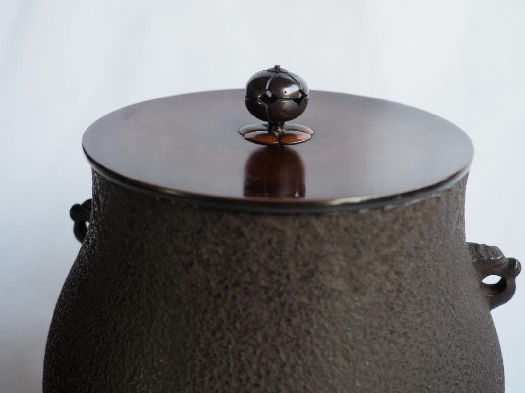 裏千家15世鵬雲斎大宗匠御書付『大鶴首釜』13代大西浄長造（共箱）千家