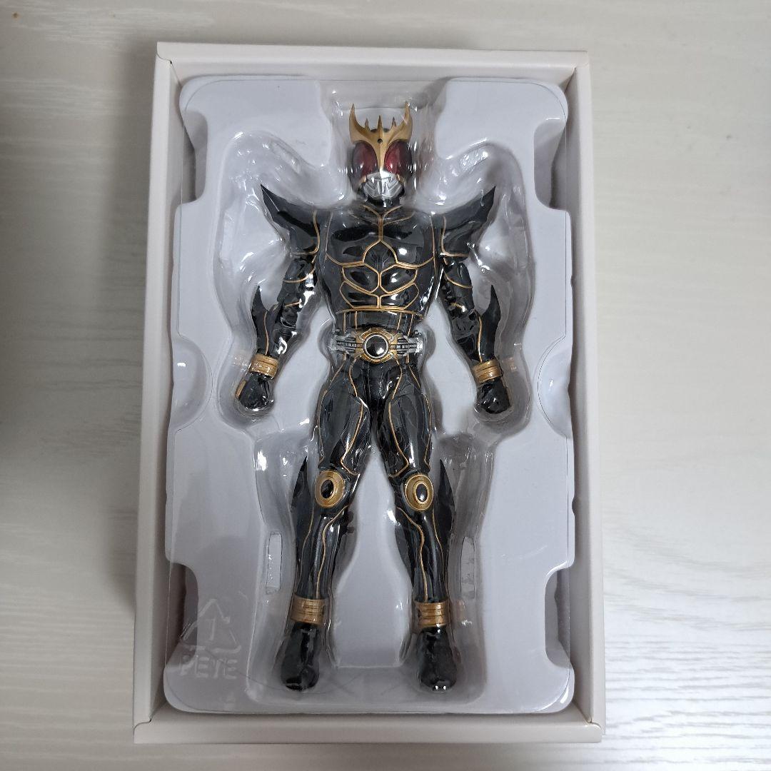 仮面ライダー クウガ アルティメットフォーム S.H.Figuarts