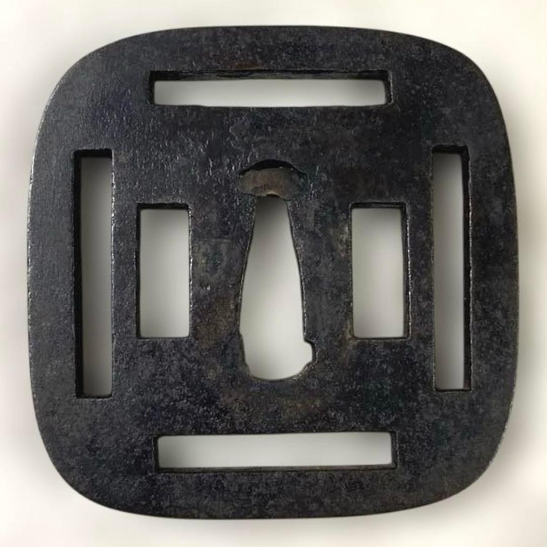 B-56 鍔　鉄地　武具　刀装具　日本刀　骨董品　時代物　美術品　工芸品